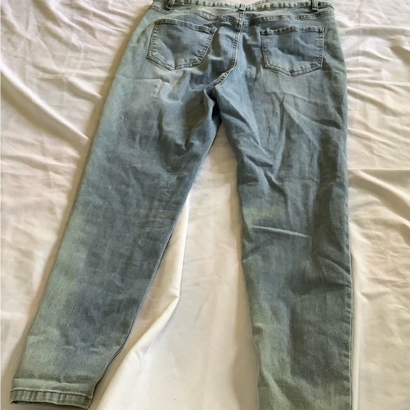 Fashion Nova Light Blue Denim Jeans - Picture 2 of 4